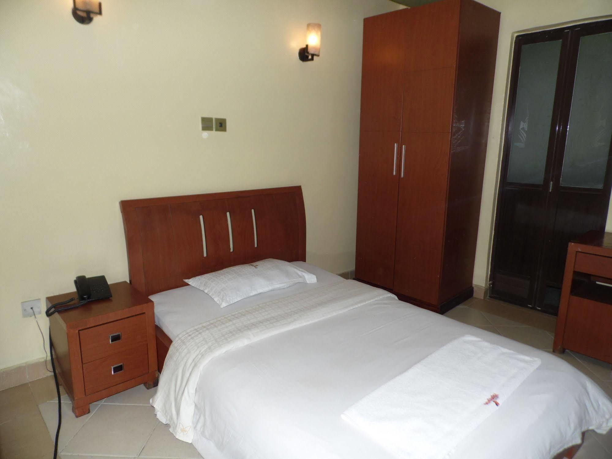 Hotel Kipepeo Найроби Экстерьер фото